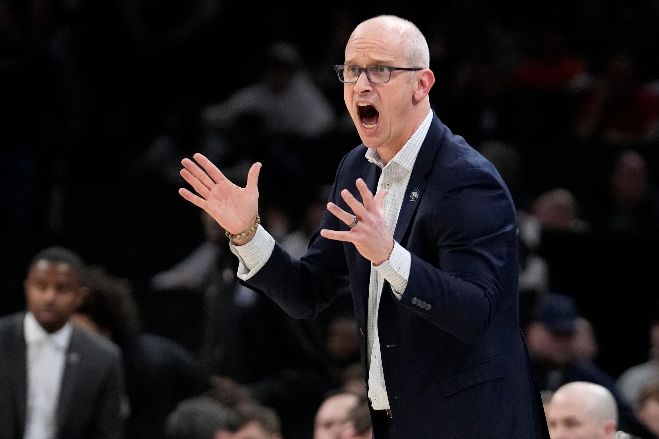 Dan Hurley turns down offer from Lakers, will stay at UConn to seek 3rd straight NCAA title - Vimarsana News